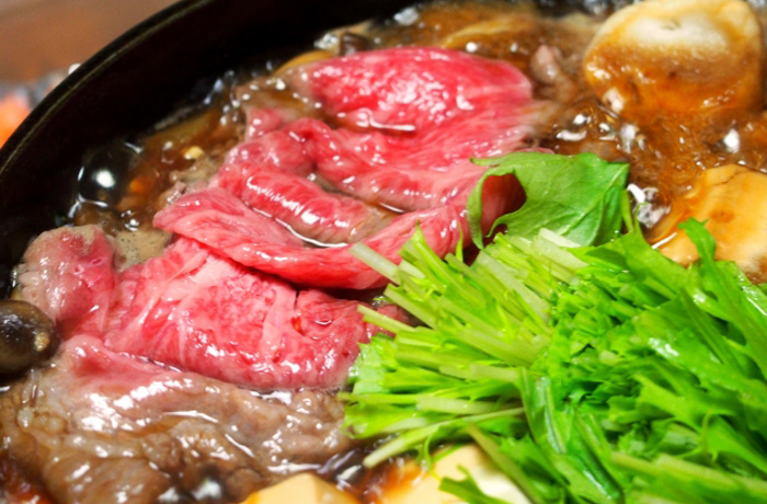 神戸牛のすき焼きで家族団らん
