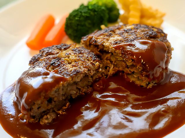 神戸牛手造りハンバーグステーキ「菊華」